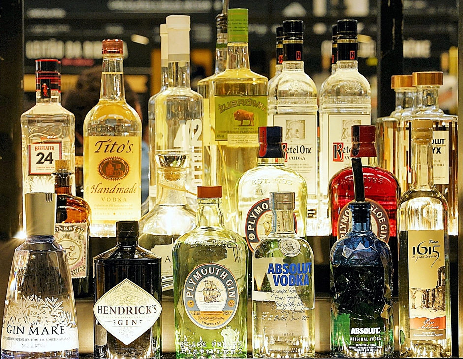 Bottiglie di vari Spirits o Distillati